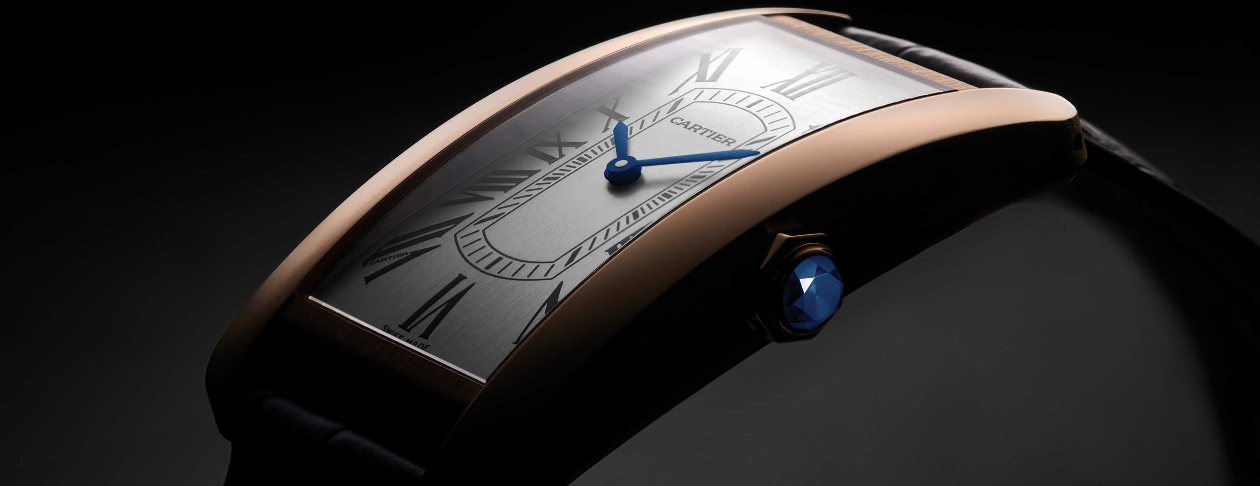 The large Tank Américaine in rose gold